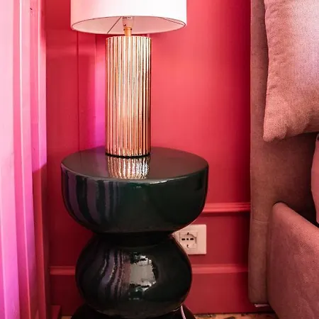 Cozysuites-vaticancity Apartment