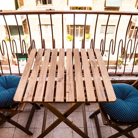Cozysuites-vaticancity Apartment *
